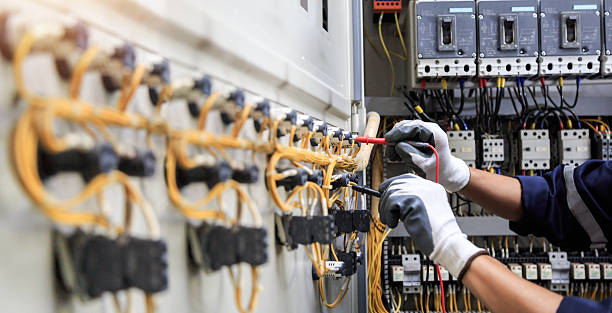 Professional Electrician technician working in Live Oak, FL